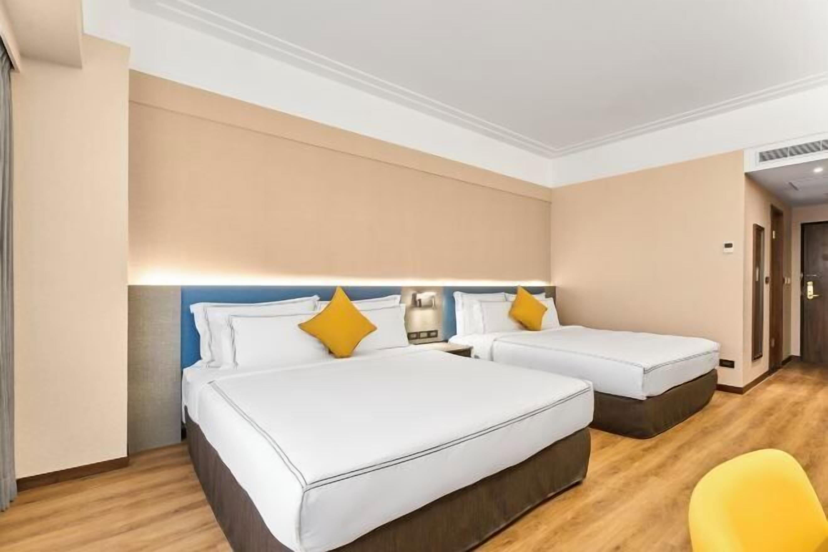 Minibar, in-room safe, desk, laptop workspace