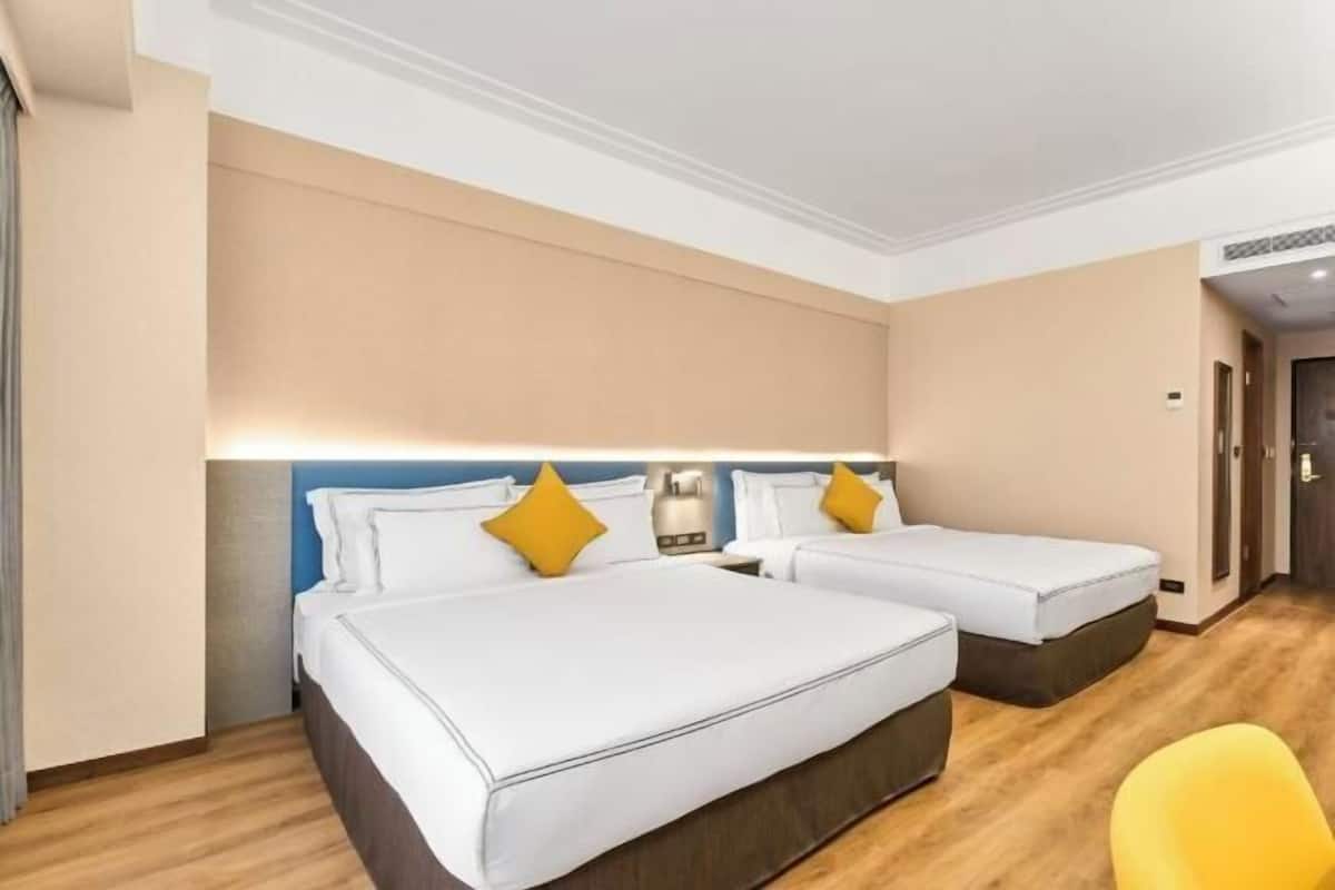 Minibar, in-room safe, desk, laptop workspace