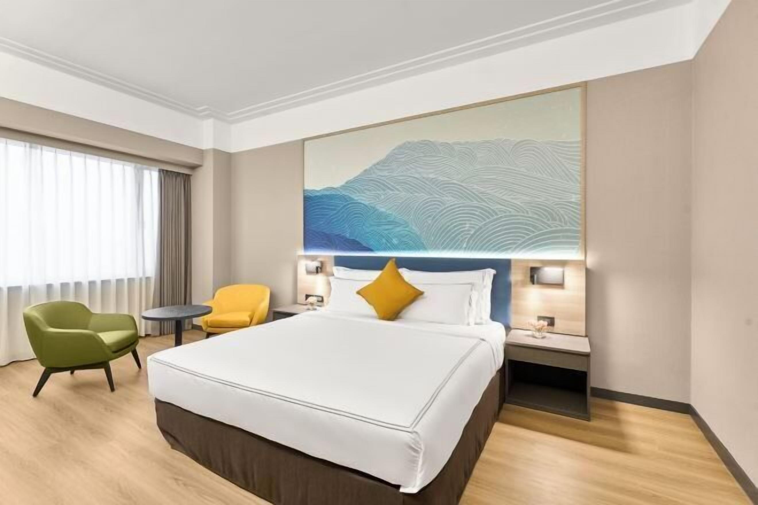 Minibar, in-room safe, desk, laptop workspace