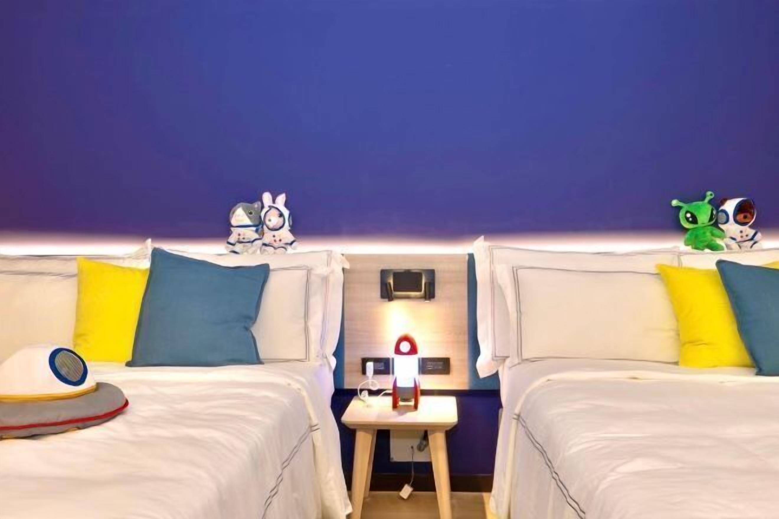 Minibar, in-room safe, desk, laptop workspace