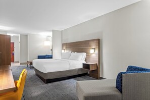 Premium bedding, in-room safe, desk, iron/ironing board - Holiday Inn Express and Suites Savannah - Midtown by IHG (Savannah)