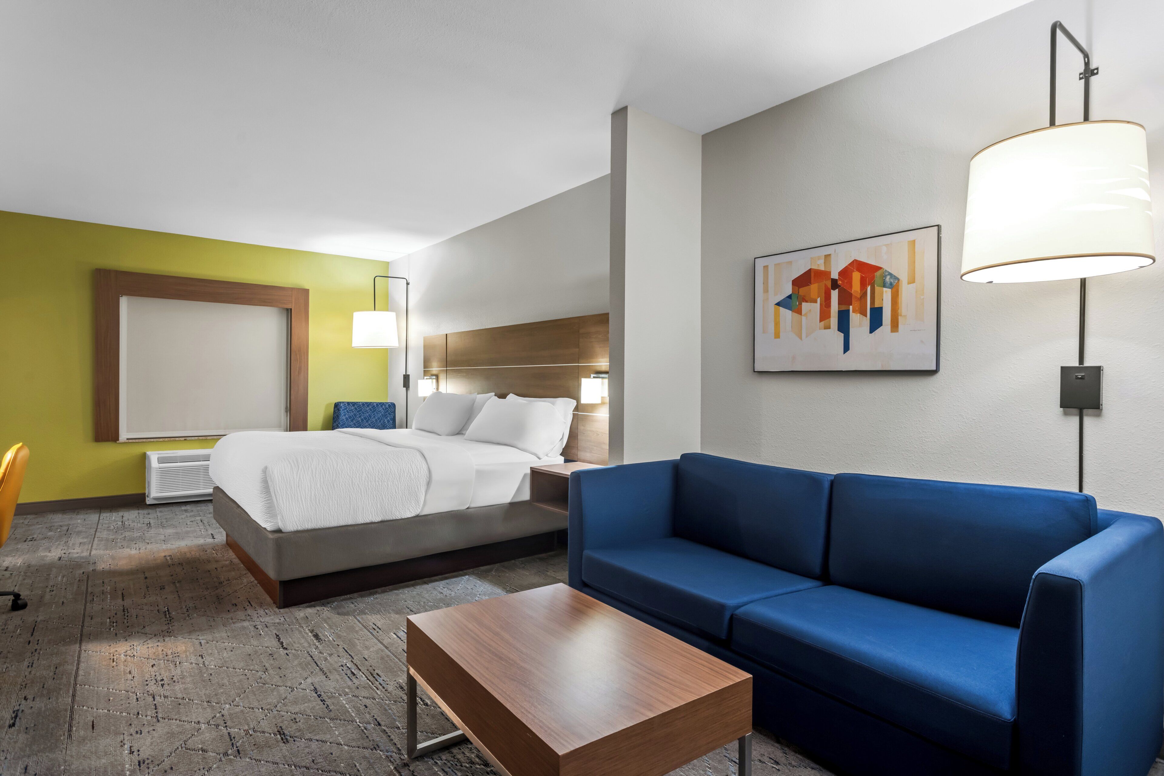 Photo - Holiday Inn Express  & Suites Savannah  Midtown