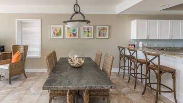 3 Bedroom Condo | In-room dining