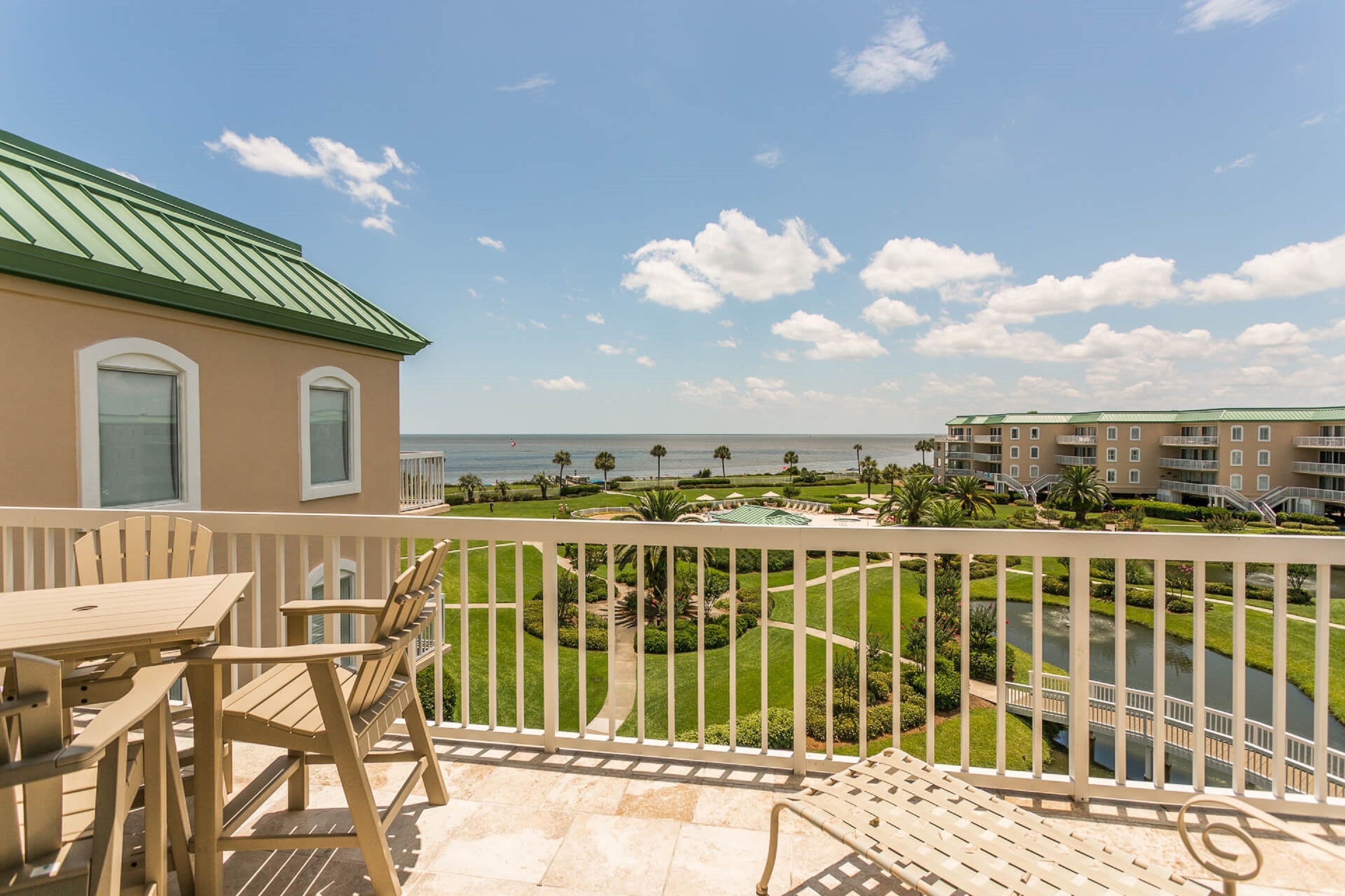 3 Bedroom Condo | Vue depuis le balcon