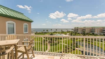 3 Bedroom Condo | Vue depuis le balcon