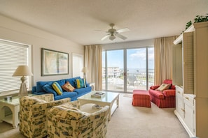 Living room - Hodnett Cooper St Simons Grand - 3 Bedroom (St. Simons Island)