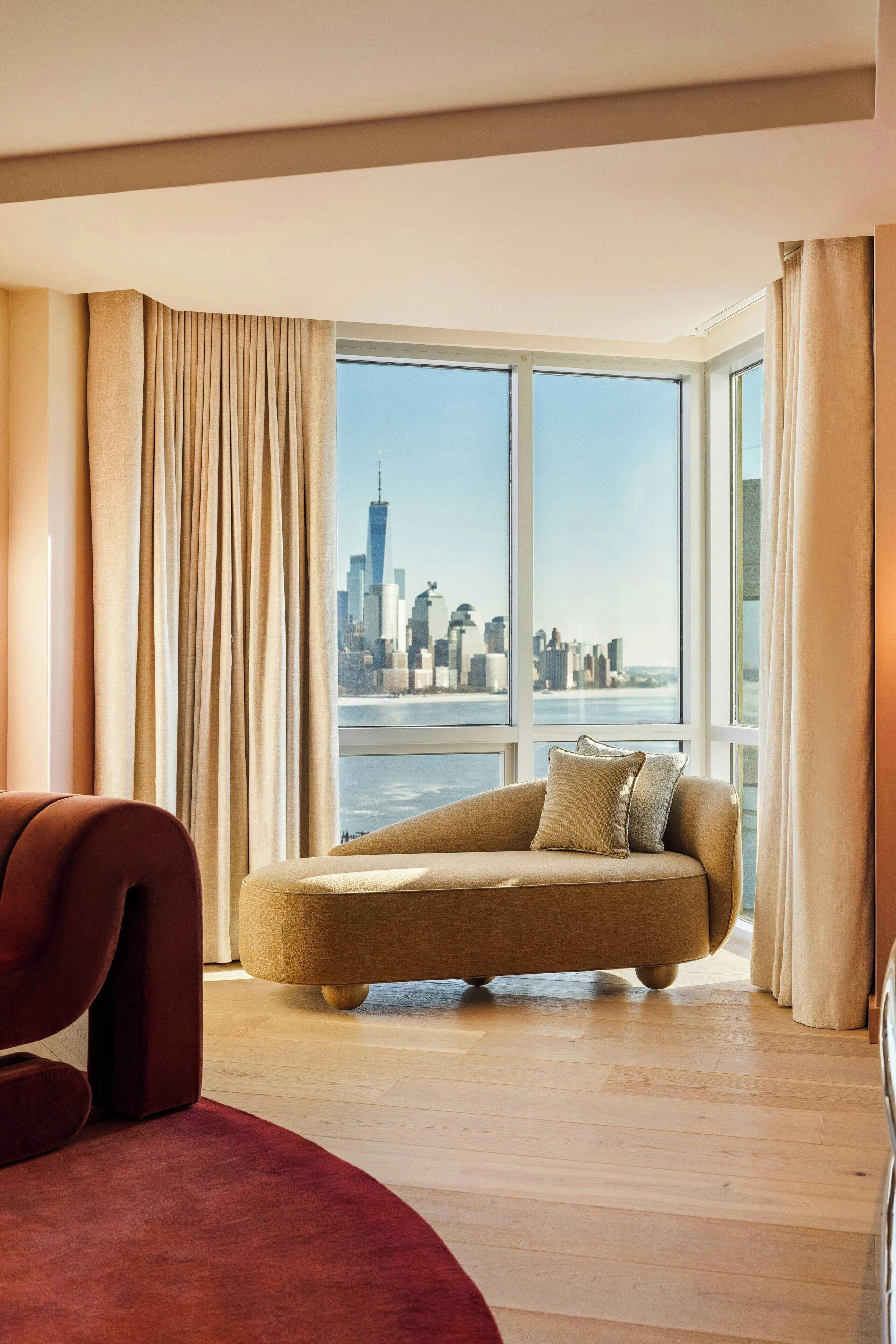 Sengetøy av topp kvalitet, senger med overmadrass og minibar