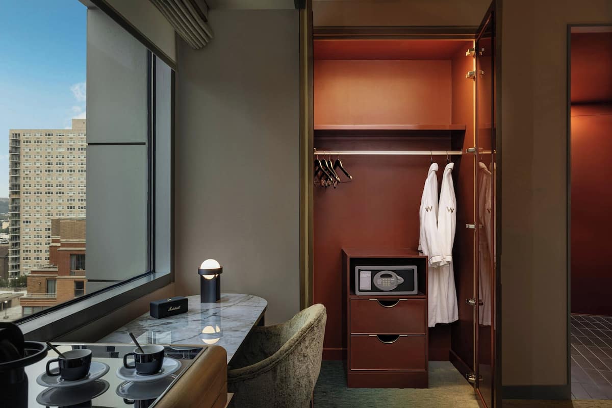 Zimmer, 1 King-Bett | Wohnbereich