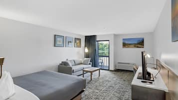 Standard Room, 1 King Bed, Lake View | Iron/ironing board, free WiFi, bed sheets