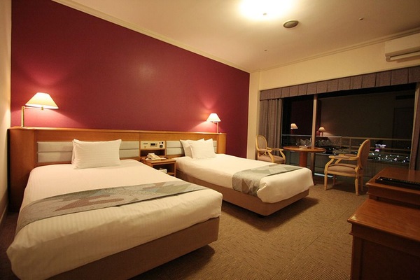 Corner Suite Room | Desk, soundproofing, free WiFi, bed sheets