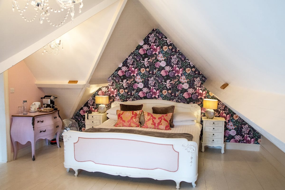 Family Room, Multiple Beds | 10 bedrooms, premium bedding, desk, iron/ironing board