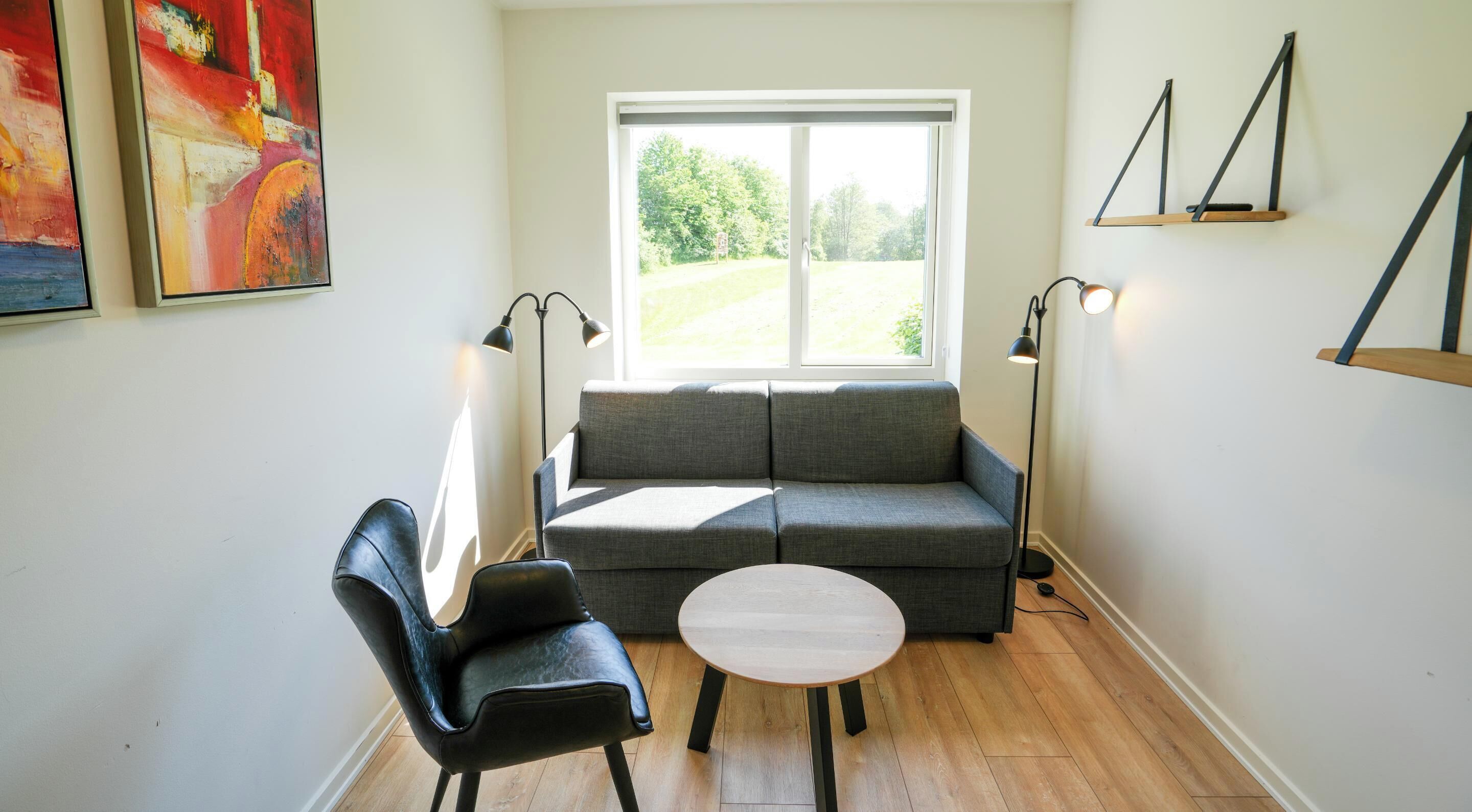 32-inch flat-screen TV with digital channels, TV