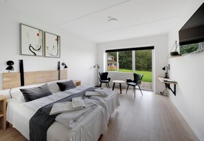 Comfort Room, Terrace | Hypo-allergenic bedding, in-room safe, individually decorated, desk - Hotel Vissenbjerg Storkro (Vissenbjerg)