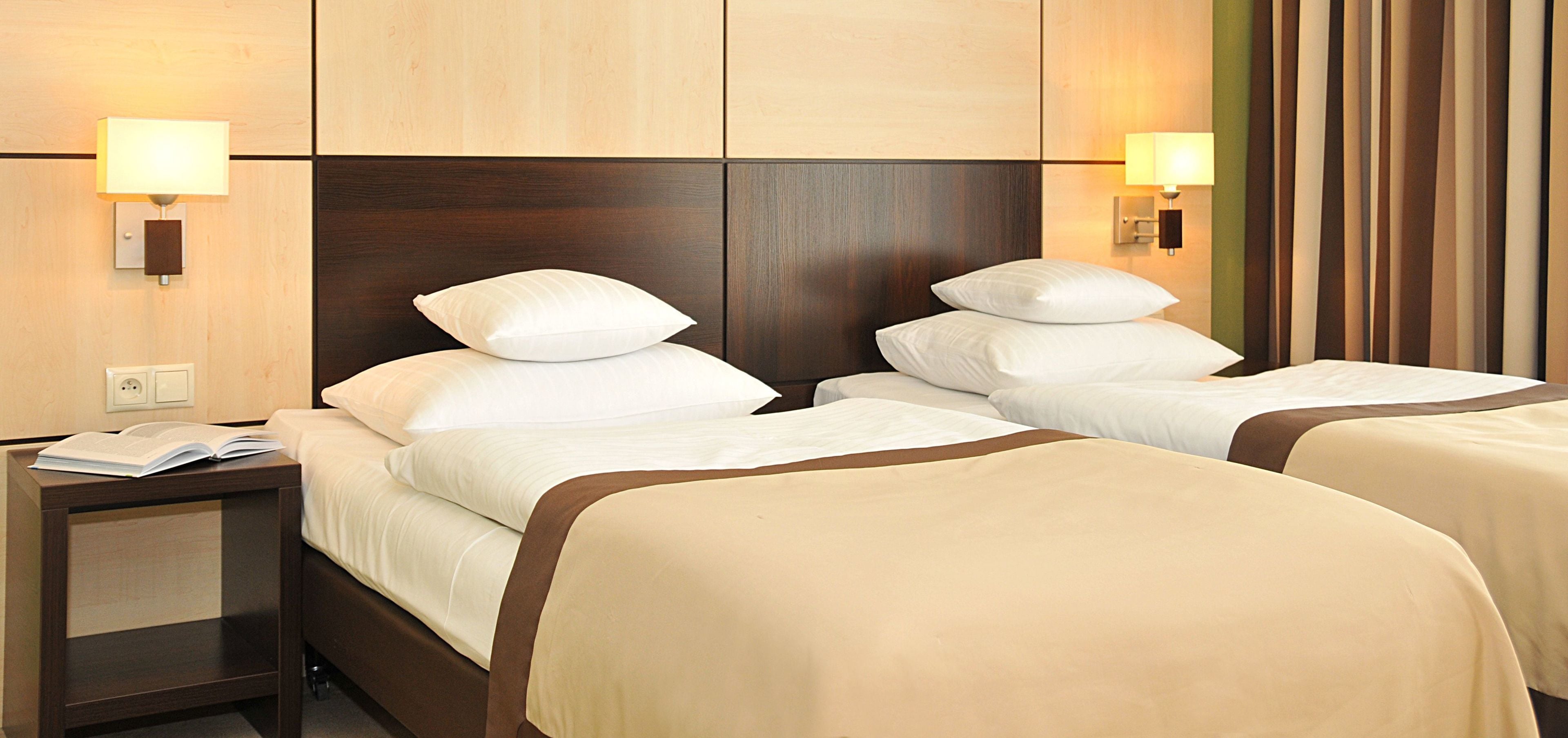 standard twin room | hypo-allergenic bedding, minibar, desk, soundproofing