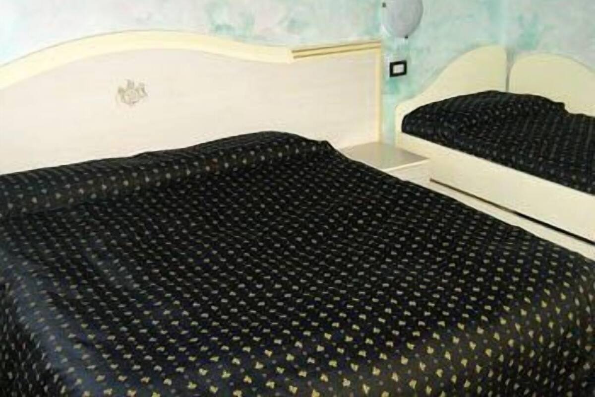 In-room safe, desk, blackout drapes, WiFi (free)