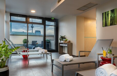 Leonardo Royal Hotel Berlin Alexanderplatz - view 2