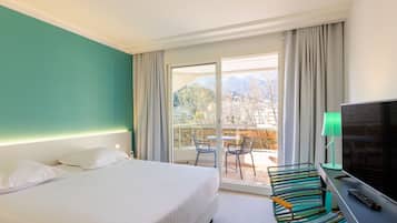 Minibar, coffres-forts dans les chambres, décoration personnalisée