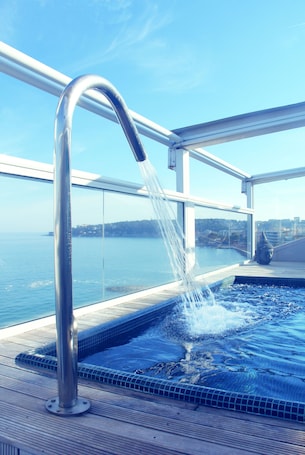 Hot tub, steam room, Turkish bath, body treatments, hydrotherapy. Hotel Riva Art & Spa