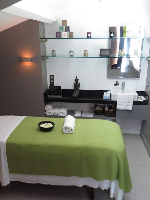 Hot tub, steam room, Turkish bath, body treatments, hydrotherapy
