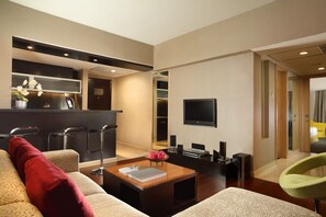 Executive suite | Woonkamer | Lcd-televisie