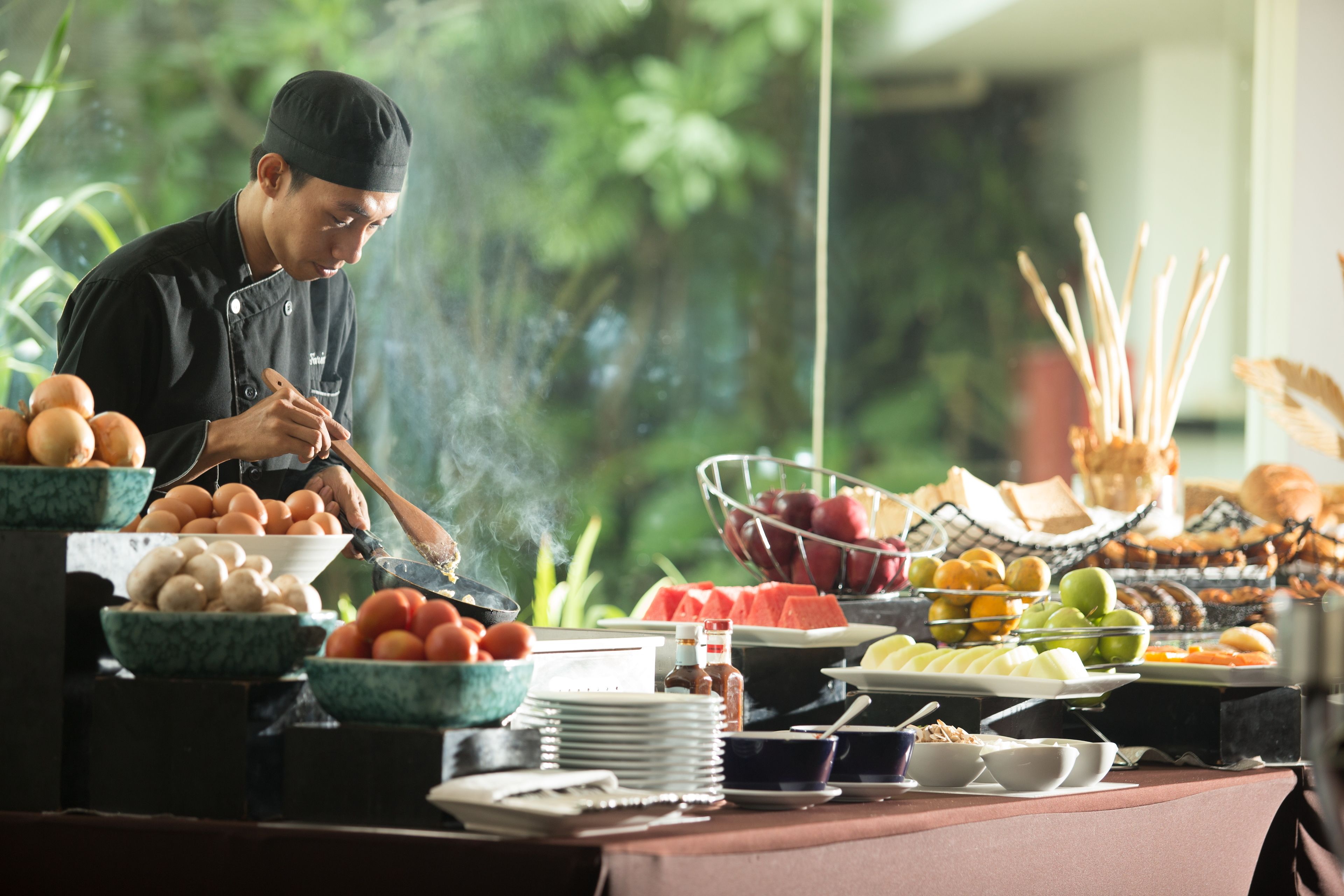 Daily buffet breakfast (IDR 170000 per person)