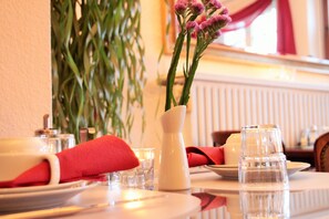 Breakfast area - Hotel Hayk (Cologne)