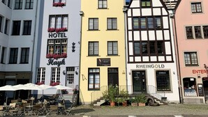 Unclassified image, 5 of 130, button - Hotel Hayk (Cologne)
