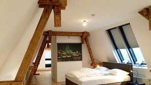 Unclassified image, 2 of 130, button - Hotel Hayk (Cologne)