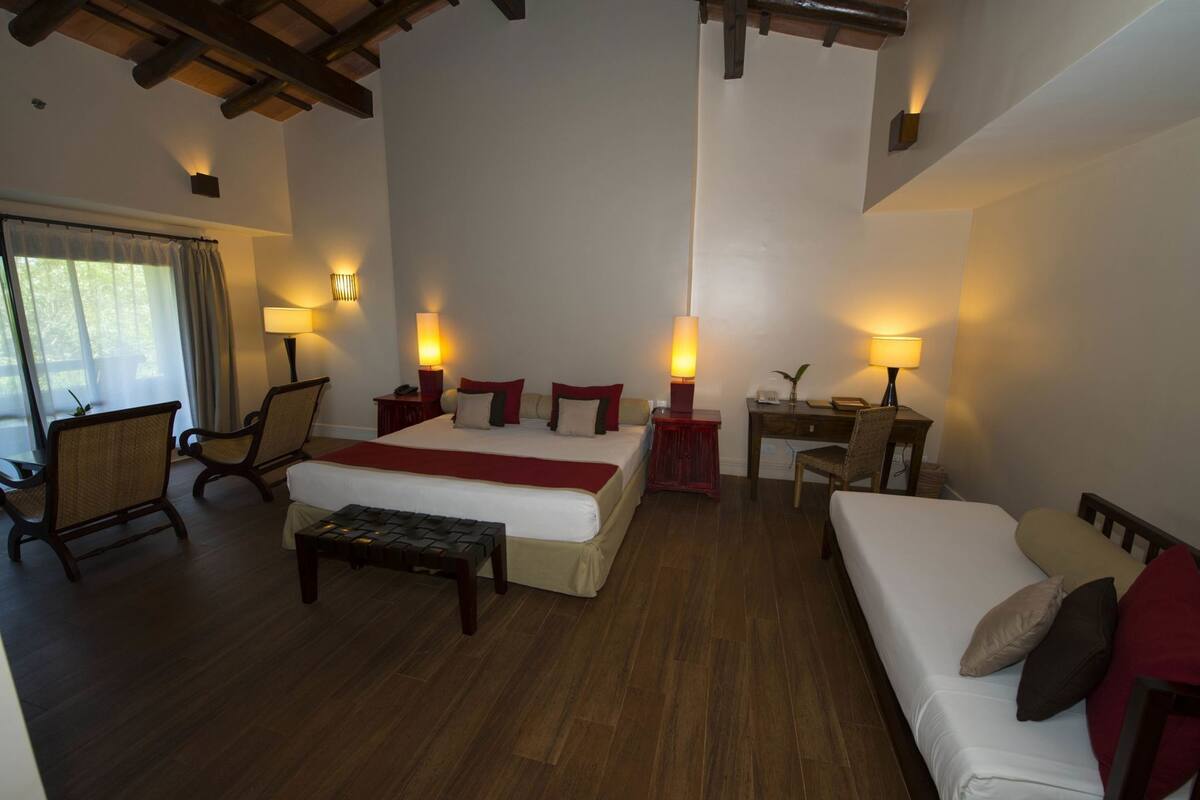 Premium bedding, down comforters, pillowtop beds, minibar