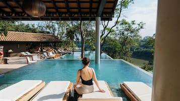 2 piscine all'aperto, ombrelloni da piscina, lettini