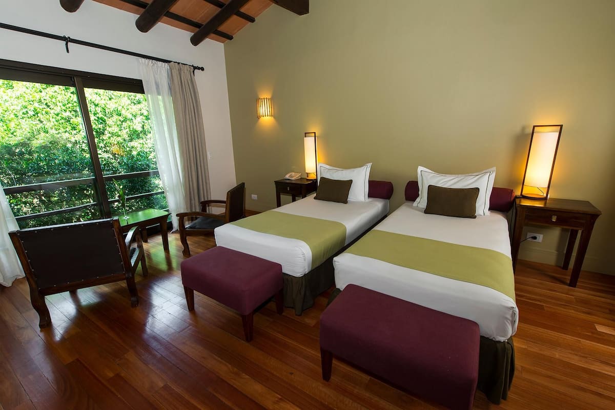 1 bedroom, premium bedding, down comforters, pillowtop beds