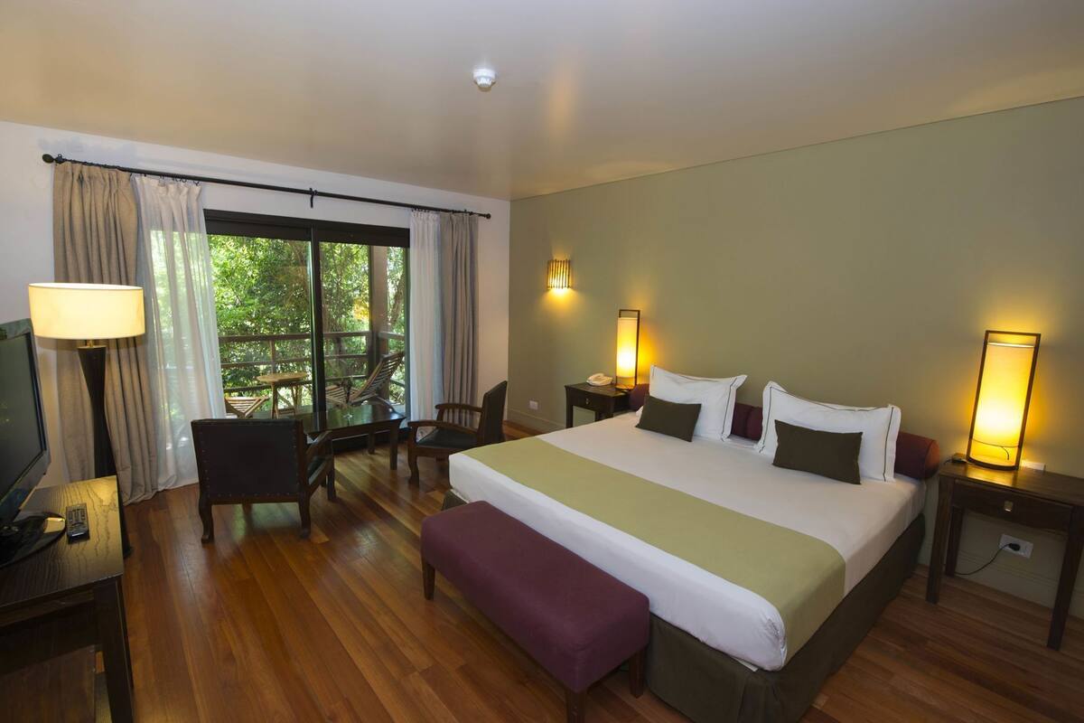 Premium bedding, down comforters, pillowtop beds, minibar