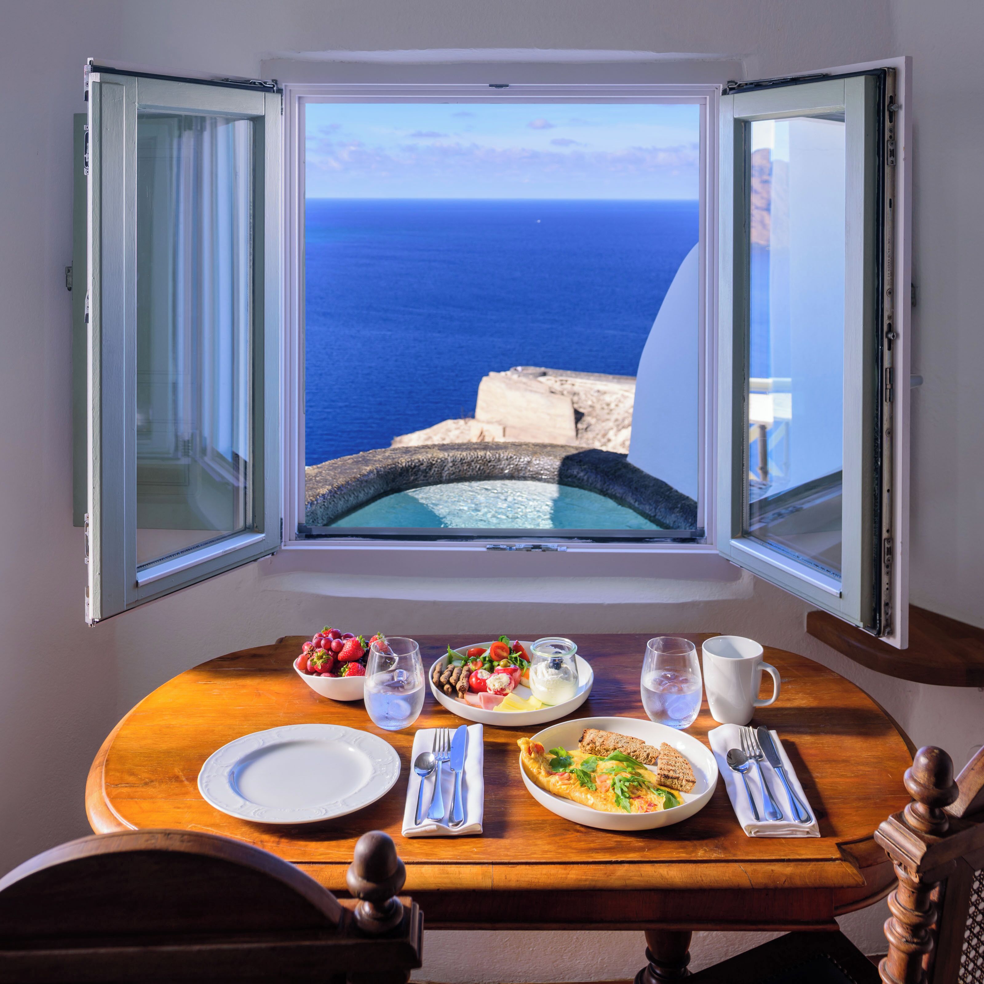 Superior Suite, Jetted Tub (Caldera View) | Premium bedding, in-room safe, soundproofing, iron/ironing board