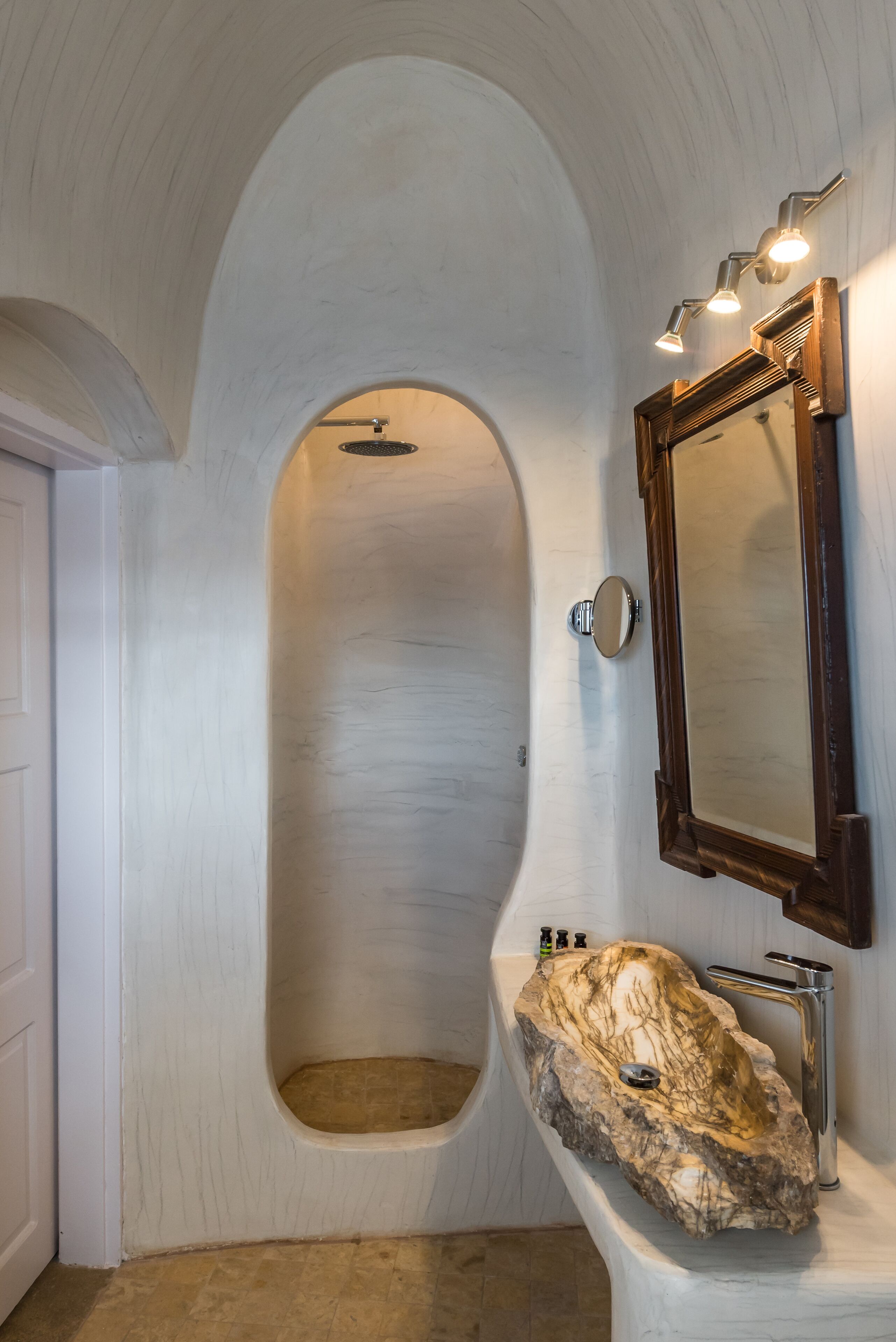 superior suite, jetted tub (caldera view) | bathroom | shower, rainfall showerhead, free toiletries, hair dryer