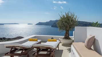 Villa, Jetted Tub (Horizon, Caldera View) | Terrace/patio