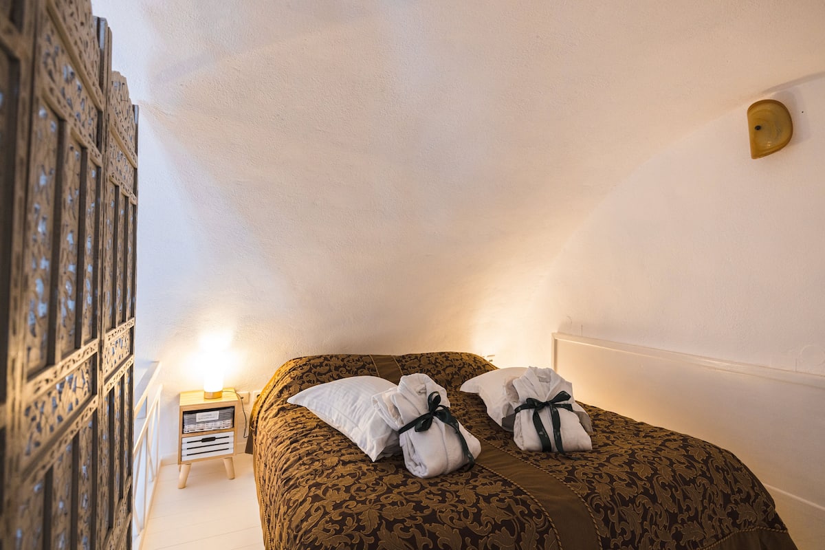 summer lovers villa with outdoor whirlpool, caldera view | 1 bedroom, premium bedding, in-room safe, soundproofing