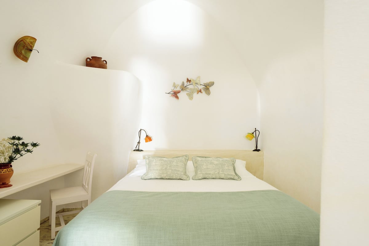 Roupas de cama premium, cofres nos quartos, quartos à prova de som