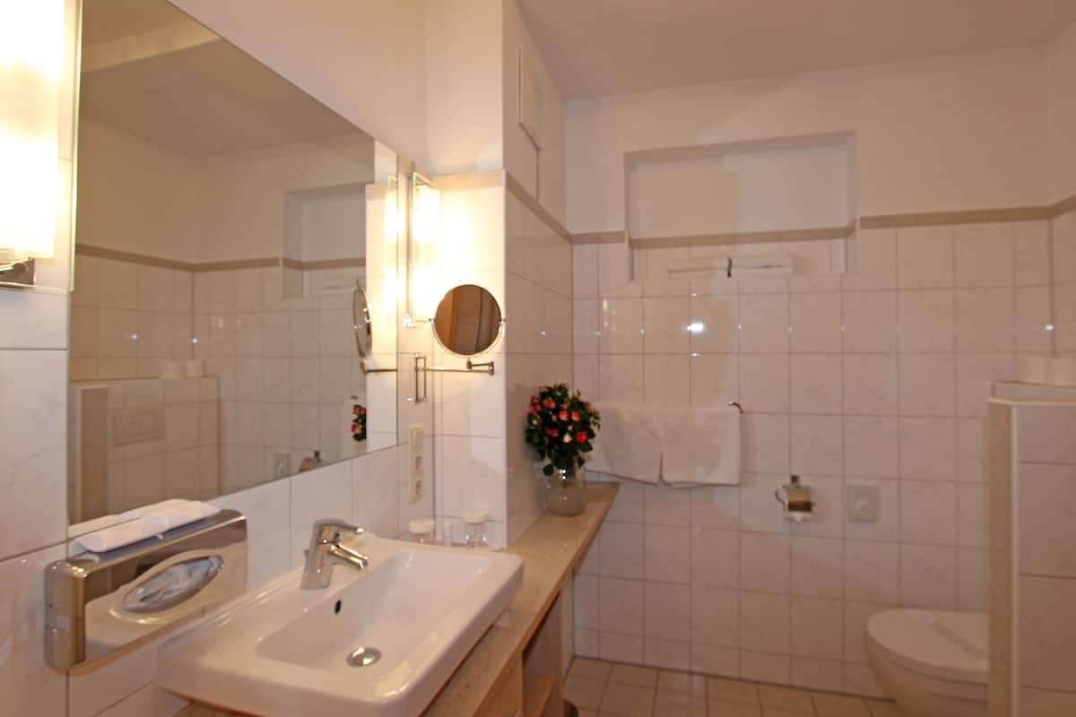 superior double room | 1 bedroom, premium bedding, minibar, in-room safe