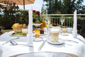 Desayuno bufé gratuito y diario