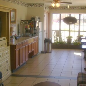 Free daily continental breakfast - Western Motel Philadelphia (Philadelphia)