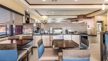 Desayuno buffet incluido todos los días