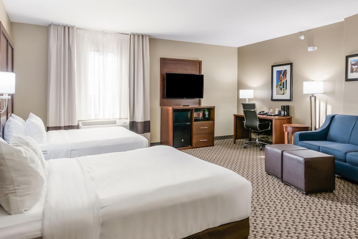 suite, multiple beds, accessible, non smoking | desk, iron/ironing board, cots/infant beds, free wifi