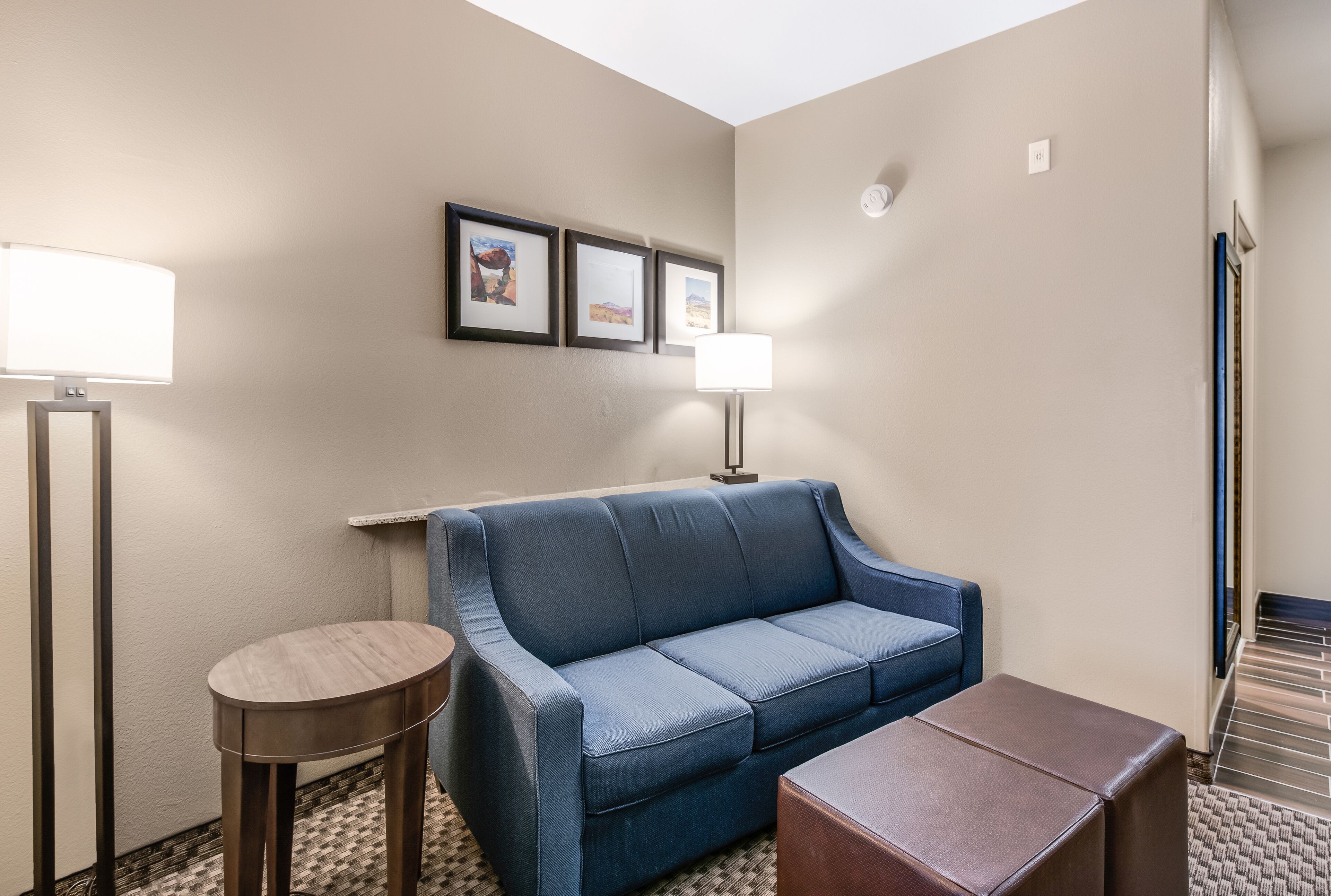 suite, non smoking | living area | flat-screen tv