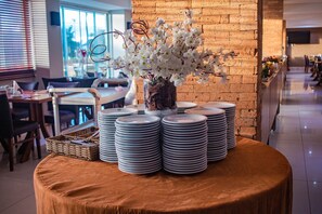 Breakfast, lunch and dinner served - Real Classic Hotel (Aracaju)