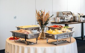 Tägliches Frühstücksbuffet (199 DKK pro Person)