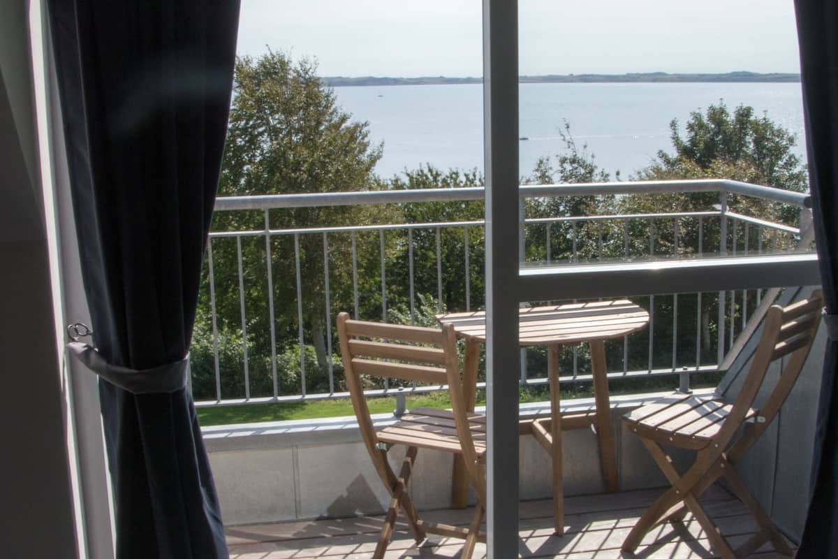 Comfort Suite, Sea View | Balcony