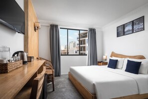 Chambre Double Supérieure, accessible aux personnes à mobilité réduite, vue ville