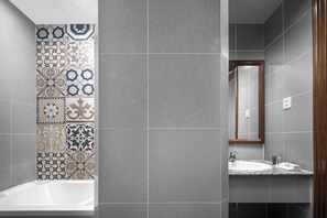 Articles de toilette gratuits, sèche-cheveux, chaussons