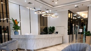 Lobby sitting area - Grand Tropic Suites Hotel (Jakarta)