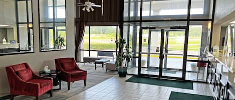 Lobby lounge
